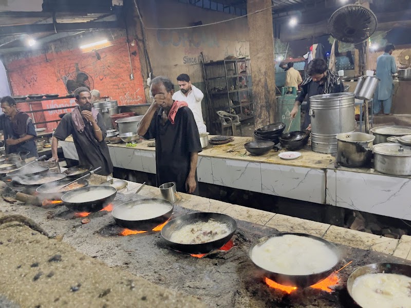 Shah pump hotel in Mīrpur Khās, Sindh