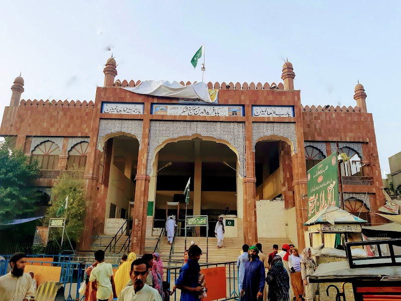 Darbar Hazrat Baba Farid Ud Din Ganj E Shakar RA in Pākpattan, Punjab