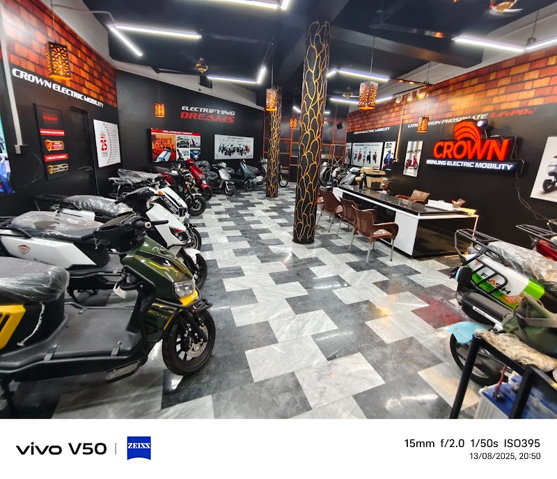 Mian Younas Trader crown electric mobility in Sheikhupura, Punjab