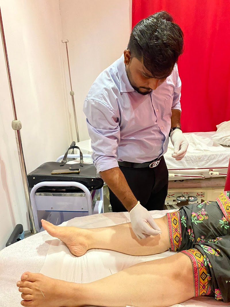 Acupuncture Clinic - Chinese Moxibustion, Cupping, Physiotherapy, Homeopathy Treatment - Dr. Robinson Acupuncturist in Karachi, Sindh