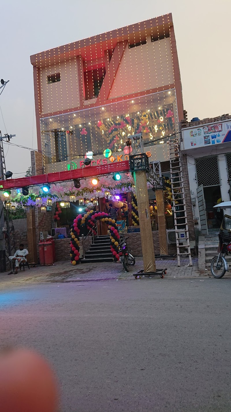 Forks n knives pizza kitchen