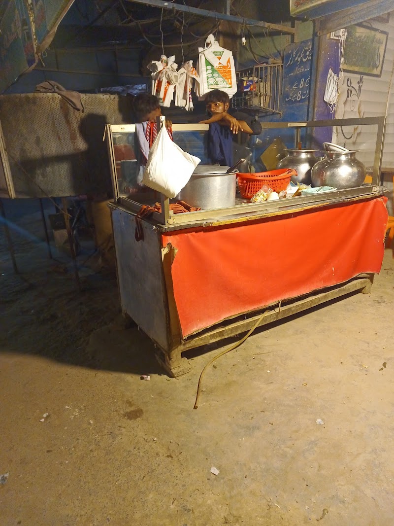 Rafiq Samosa Corner in Gojra, Punjab