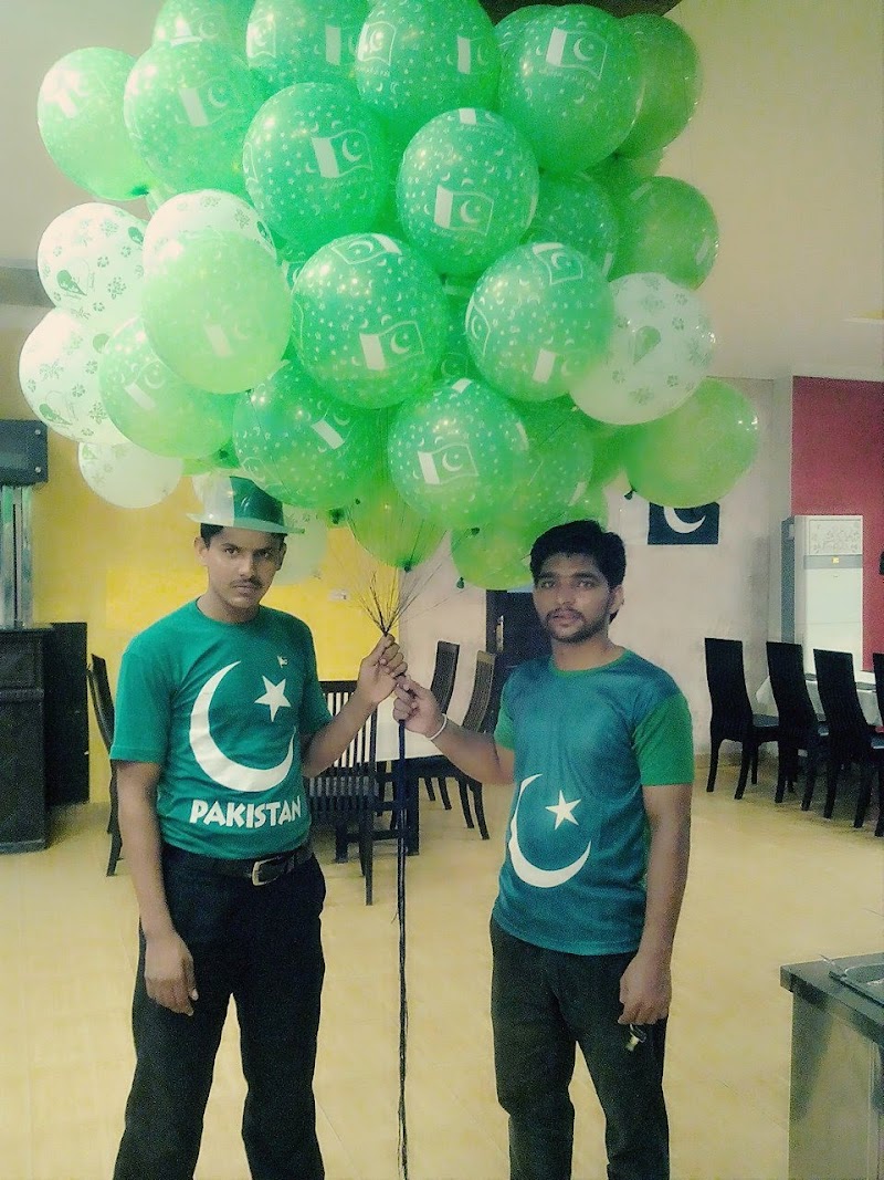 Pakeza Haji Mola Bakhsh Restaurant in Dera Ghazi Khan, Punjab