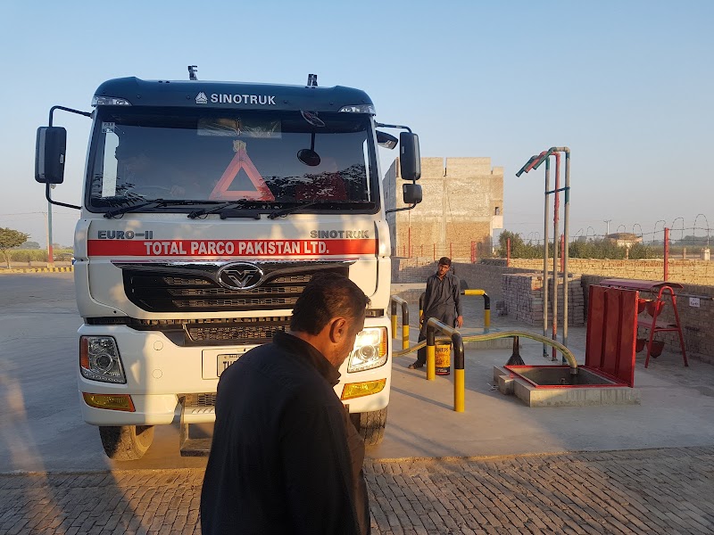 Pakistan Petrolium Service Total Petrol Station in Lodhrān, Punjab
