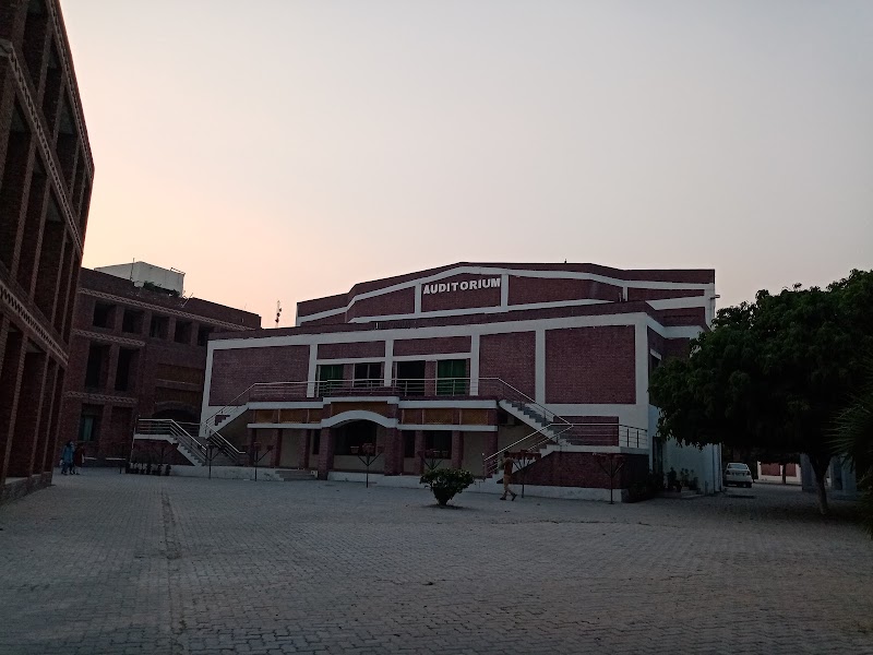 Islam Medical and Dental College in Sialkot, Punjab