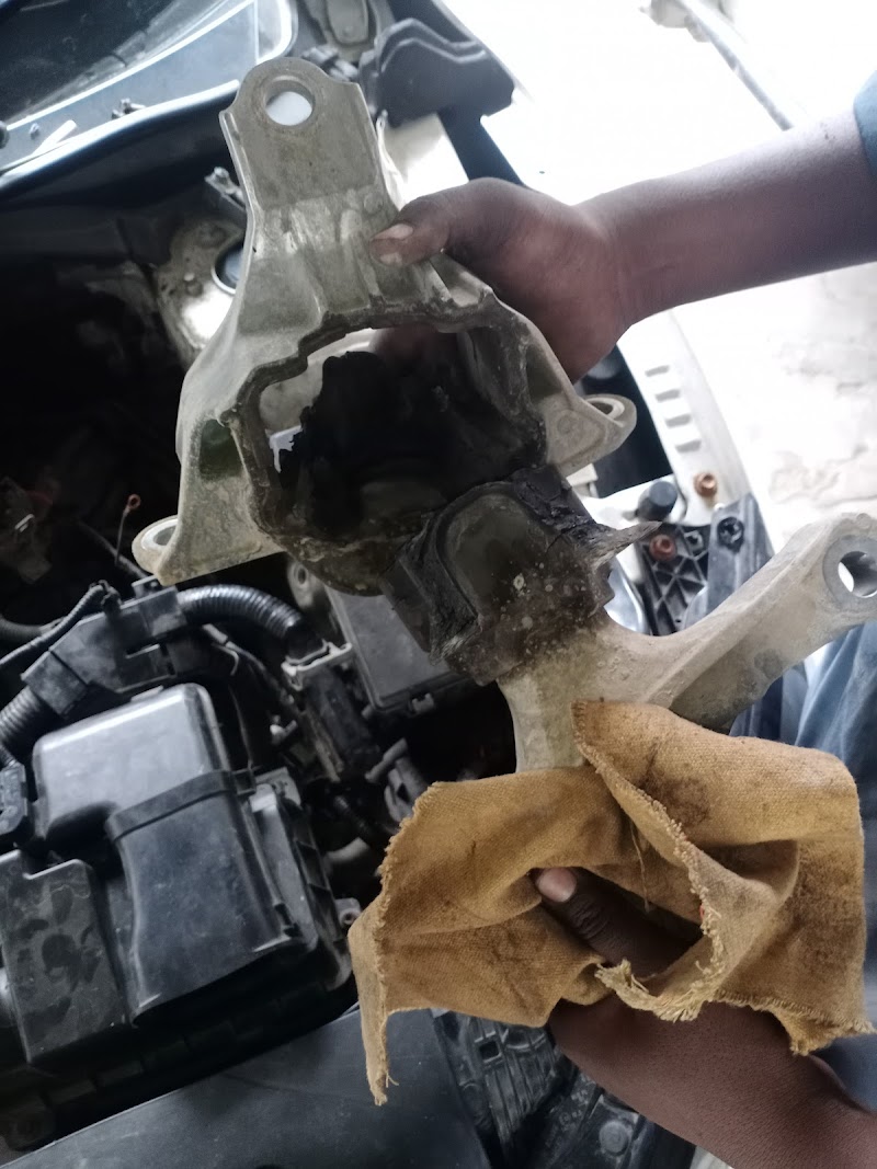 M.R motor workshop Sahiwal 🚗🚗🚕🚙🚑 in Sahiwal, Punjab