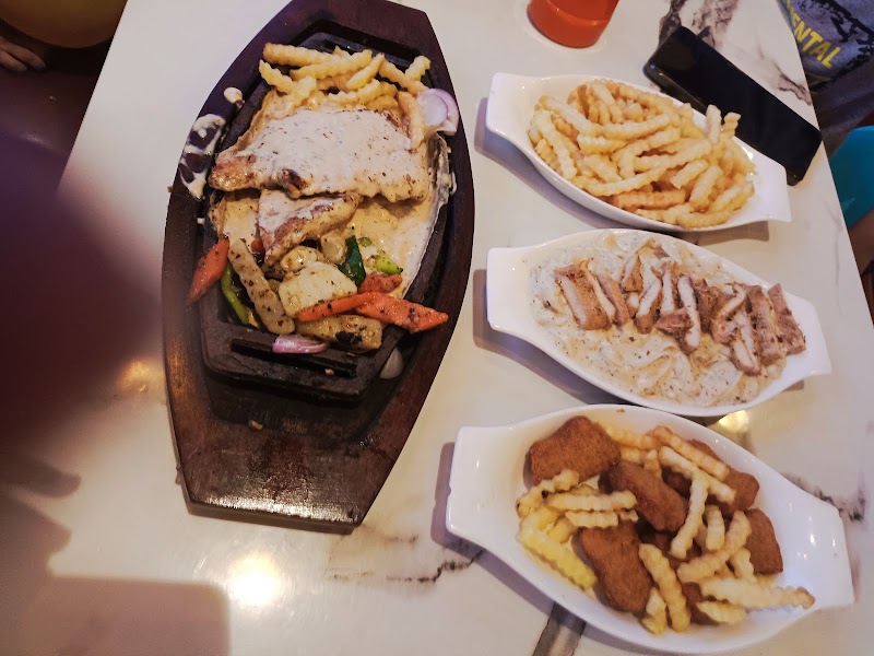 Golden Castle Restaurant Chiniot in Chiniot, Punjab