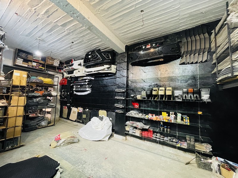 Shoaib Rasheed Auto and Screen Center in Mandi Bahauddin, Punjab