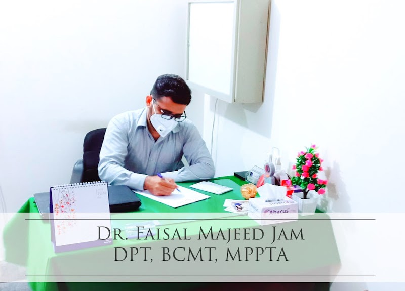 Dr. Faisal Majeed Physiotherapist in Mandi Bahauddin, Punjab