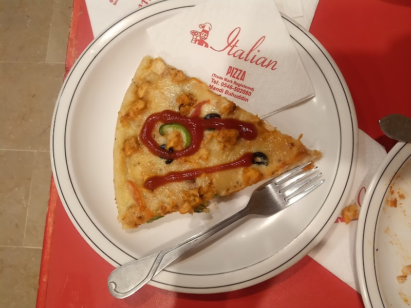 Italian Pizza in Mandi Bahauddin, Punjab