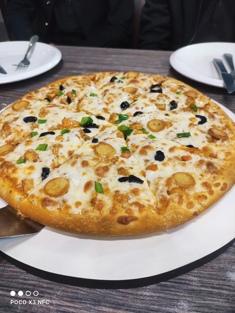 Kashif Fried Chicken & Cafe in Dera Ghazi Khan, Punjab
