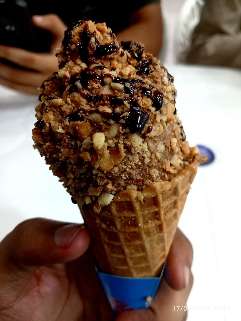 Sweet Creme - Mumtaz Market - Gujranwala