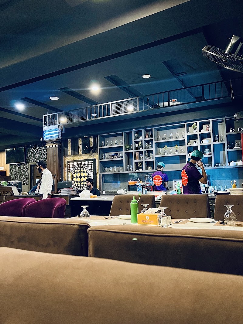 New Kashif Cafe & Restaurant in Dera Ghazi Khan, Punjab