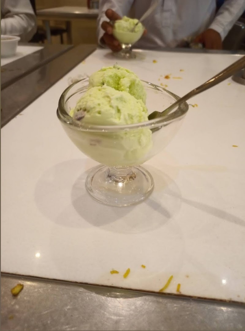 Al Aziz Ice Bar And Restaurant in Dera Ghazi Khan, Punjab