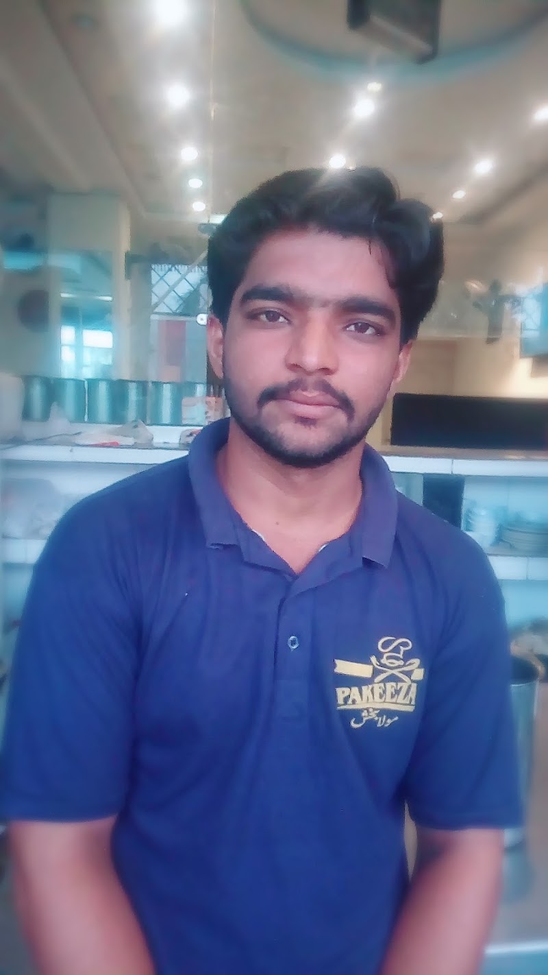 Pakeza Haji Mola Bakhsh Restaurant in Dera Ghazi Khan, Punjab