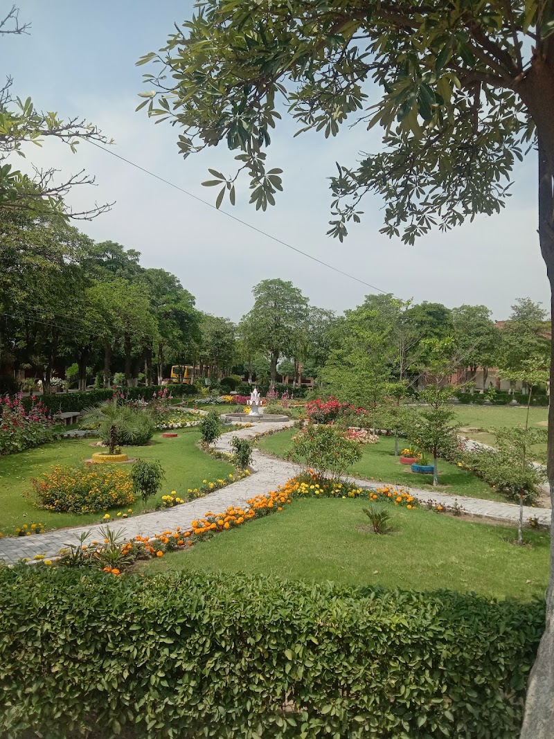 Chenab College, Chiniot in Chiniot, Punjab