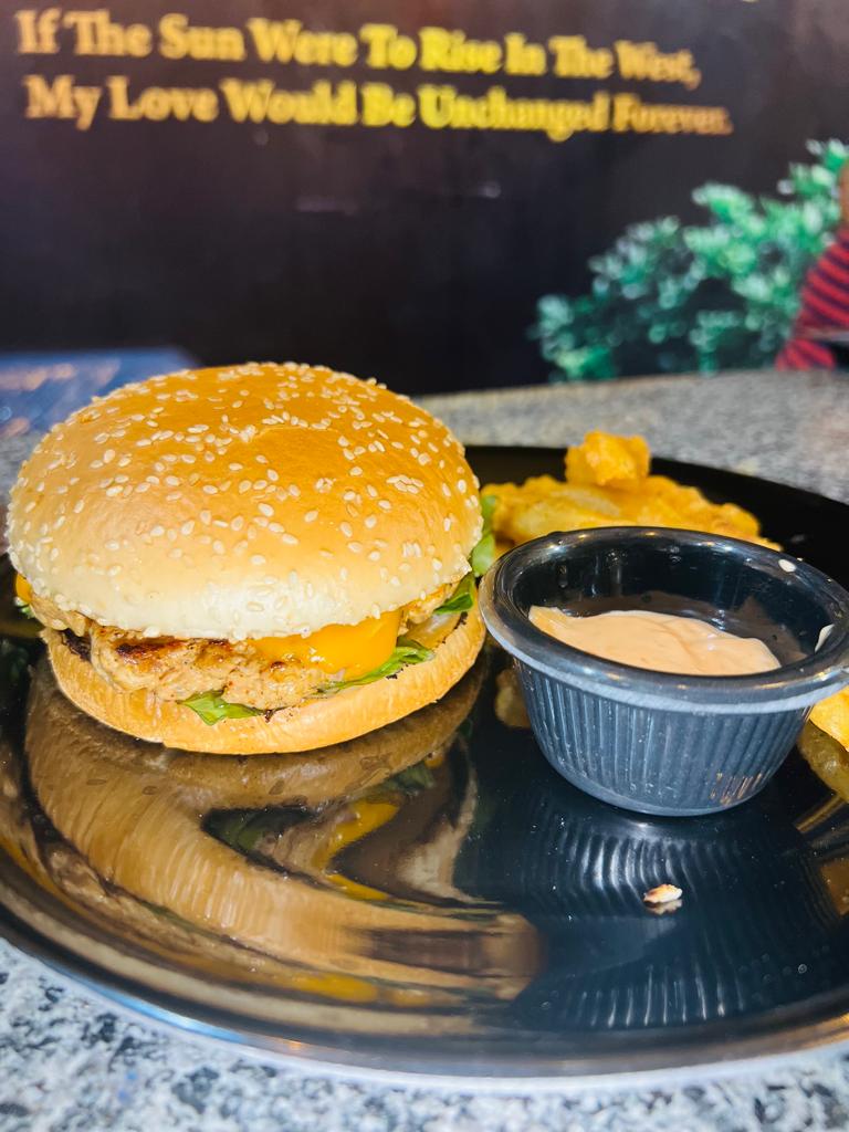 Manjaros Cafe in Sheikhupura, Punjab