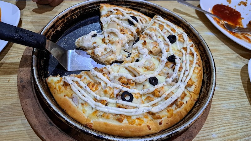 Bonfire Pizza Kitchen in Rahim Yar Khan, Punjab