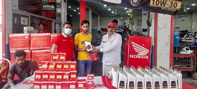 Shahid Honda Center in Chiniot, Punjab