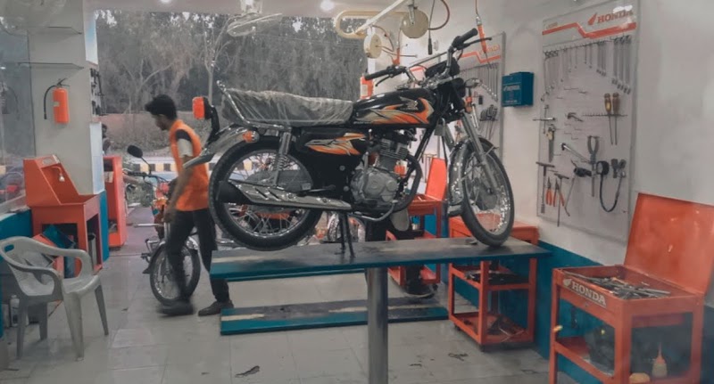 Ayyan Autos Mirpurkhas in Mīrpur Khās, Sindh