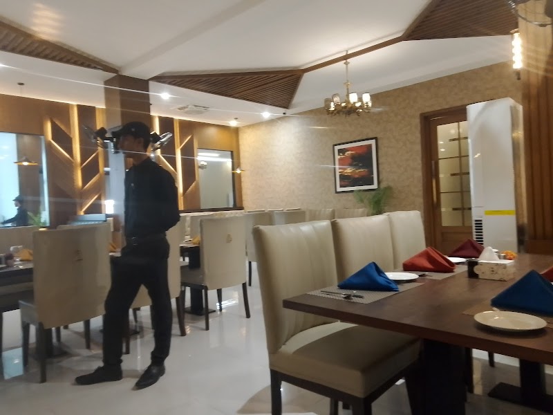 Salt'n Pepper Restaurant in Burewala, Punjab