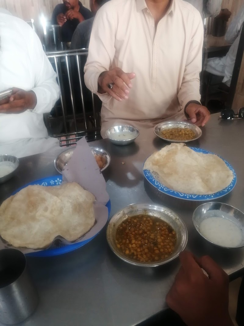 Haji Naan Shop (Nathoo naan Tikki) in Sheikhupura, Punjab