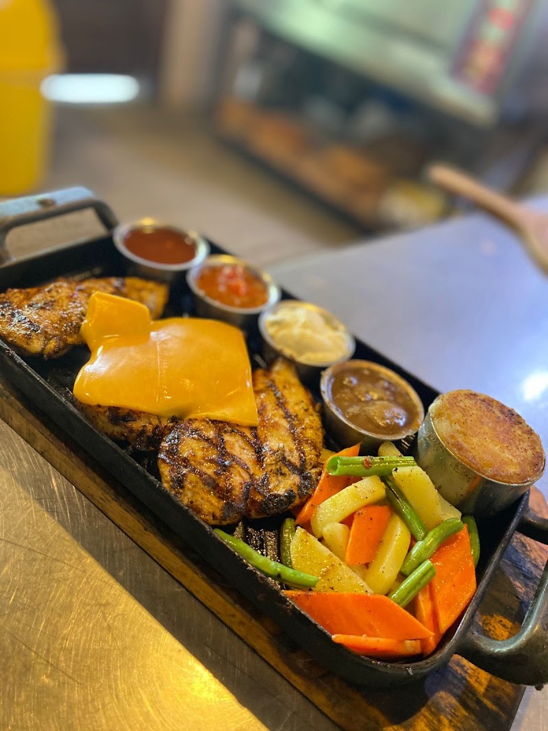 Avenue Lounge in Bahawalnagar, Punjab
