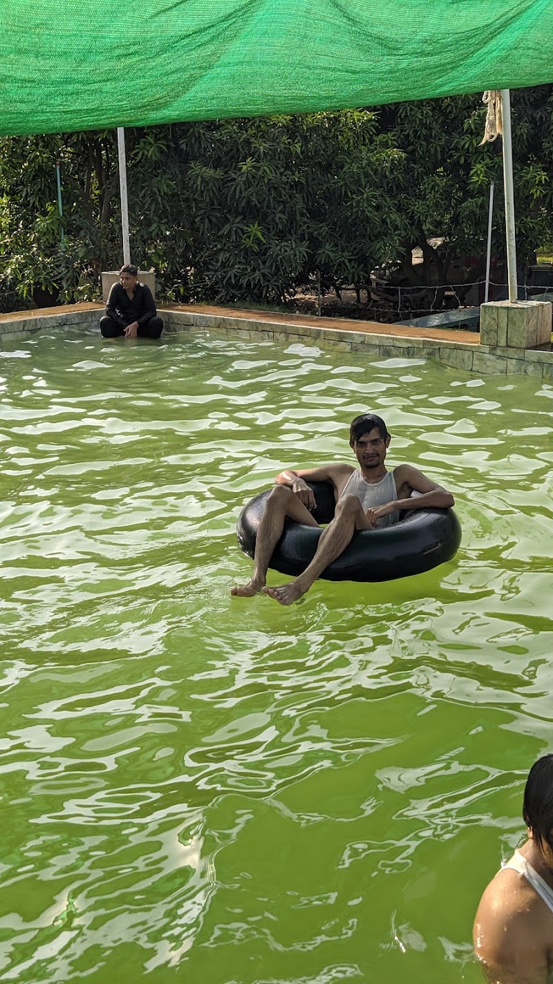 Rana Sher Khan Swimming Pool in ملتان, پنجاب