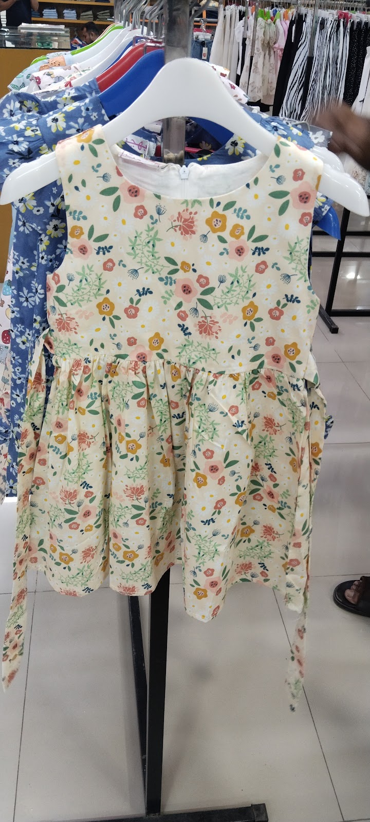 Ayaan Mall Kamalia in Kamalia, Punjab