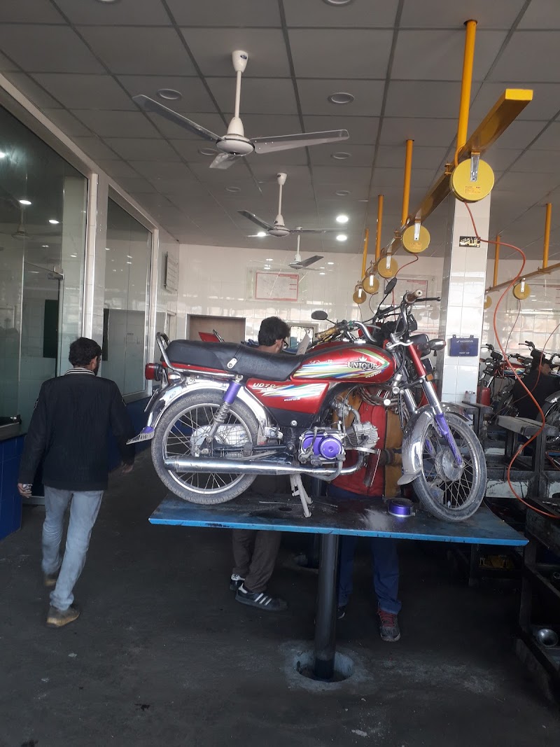 Shahid Honda Center in Chiniot, Punjab