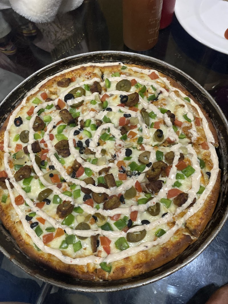 Gullu Pizza in Pākpattan, Punjab