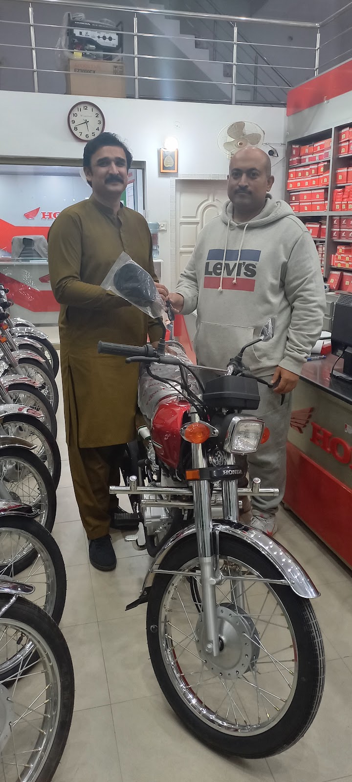 Khalid Traders (Atlas Honda Dealership) in Chiniot, Punjab