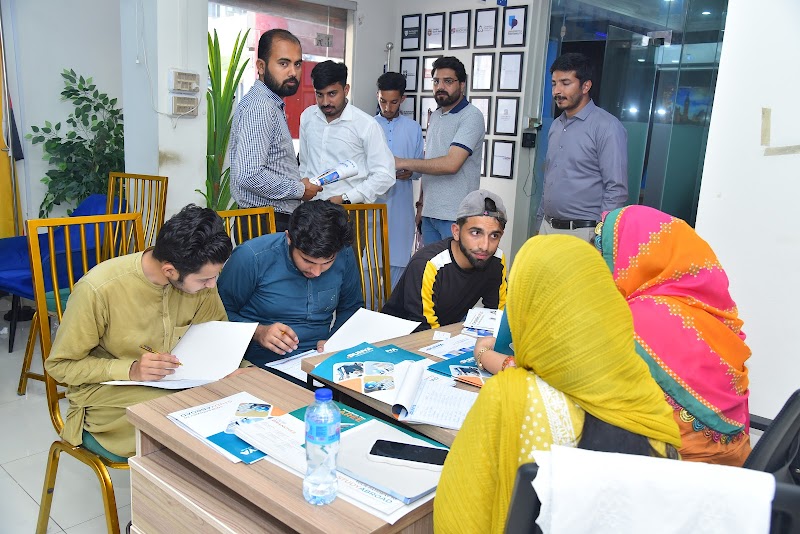 Dunya Consultants Mandi Bahauddin in Mandi Bahauddin, Punjab