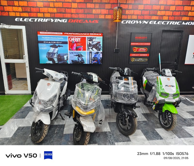 Mian Younas Trader crown electric mobility in Sheikhupura, Punjab
