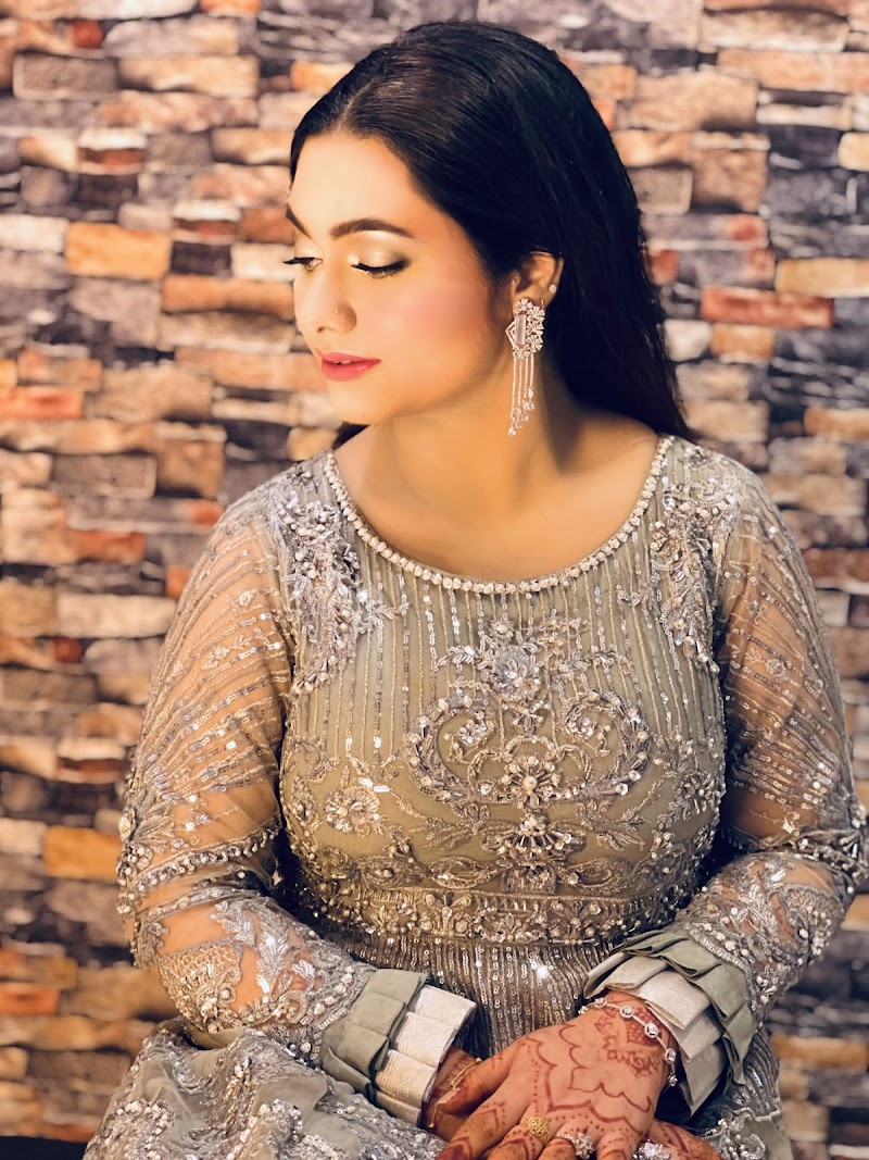 Anam ismail signature salon in Okara, Punjab