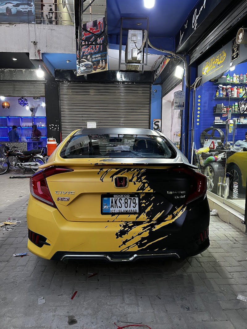 Alee's Garage in Multan, Punjab