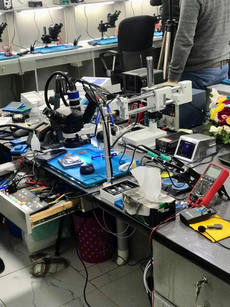 ATIF LINKS Professional Mobile Repairing Lab (iPhone Specialist) in Gujranwala, Punjab