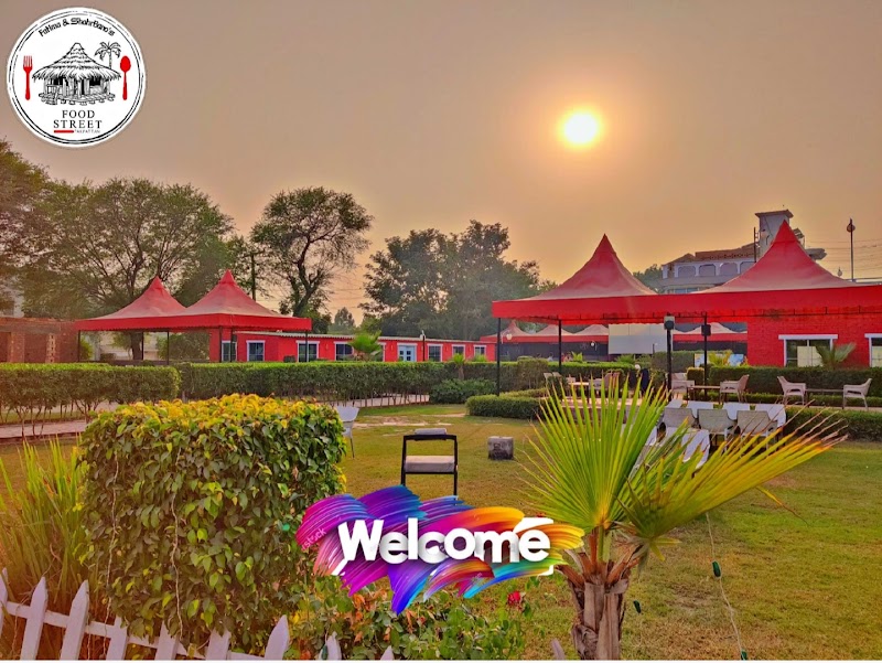 F&S Food Street Pakpattan in Green Town, Punjab