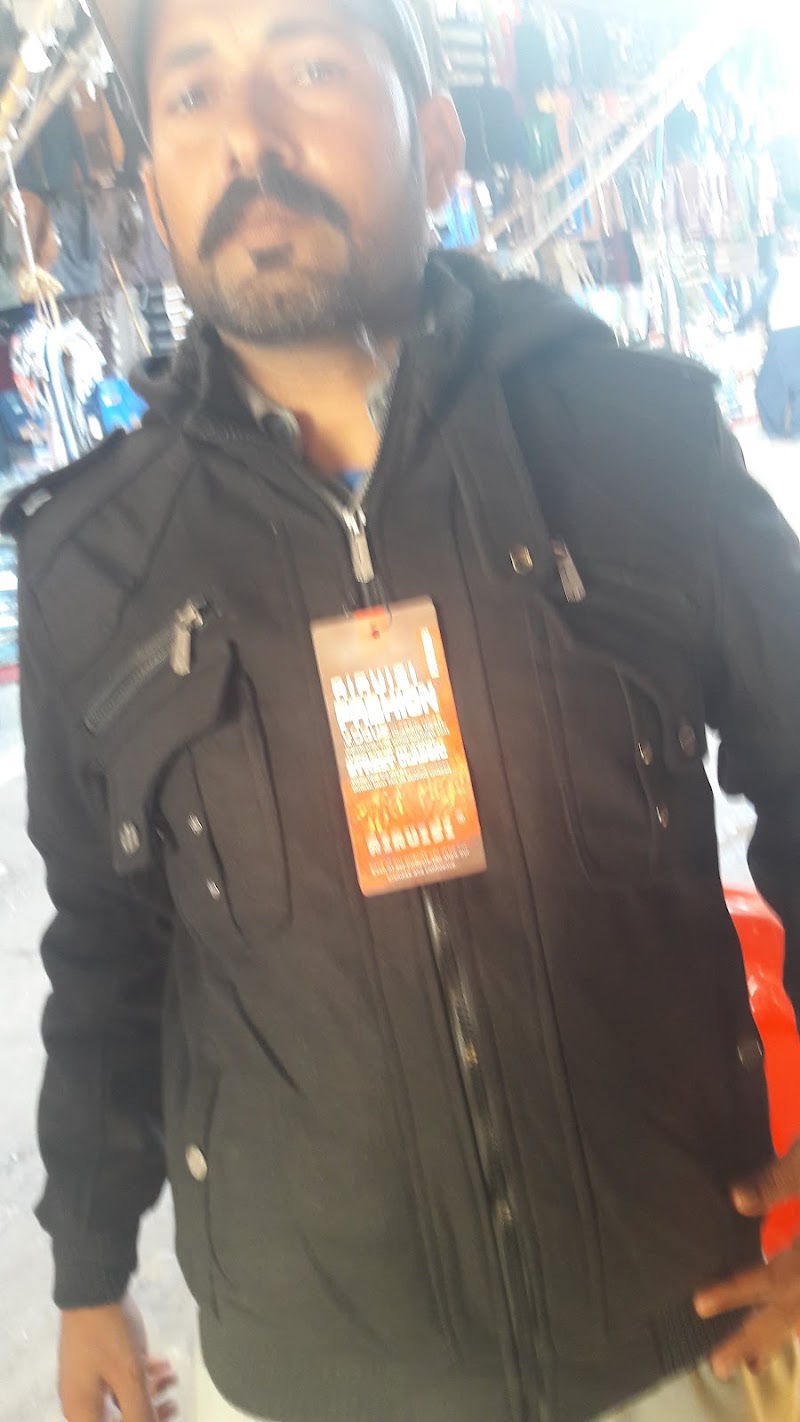 Khan Pan Corner in Gujrat, Punjab