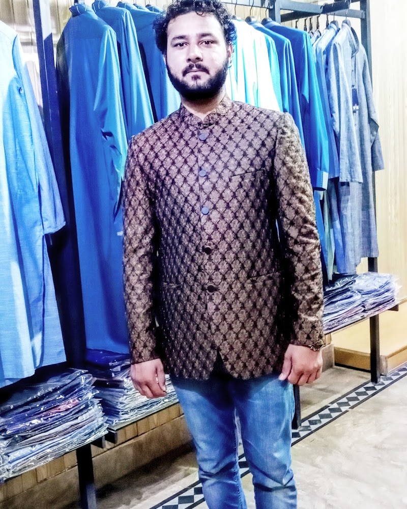 Clean cut Saloon in Gojra, Punjab