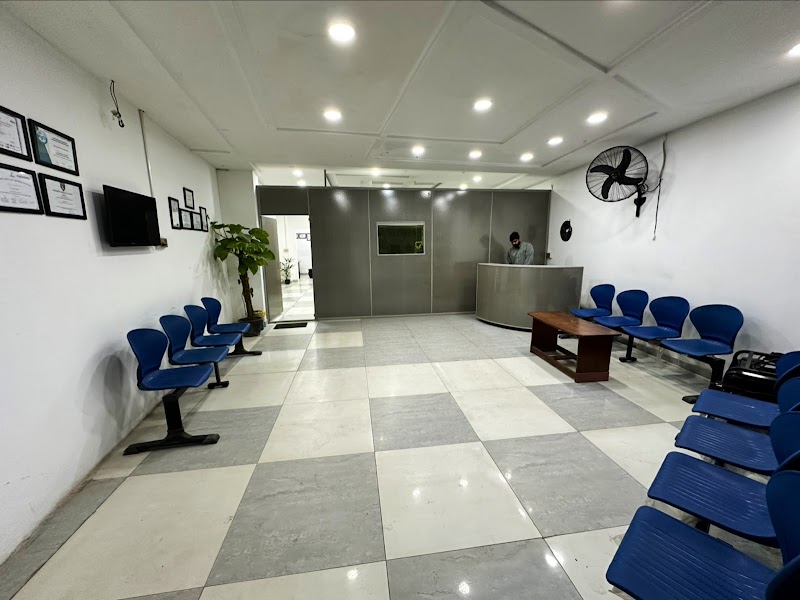 Gujrat Dental Clinic Dr.Tayyab Rauf in Gujrat, Punjab