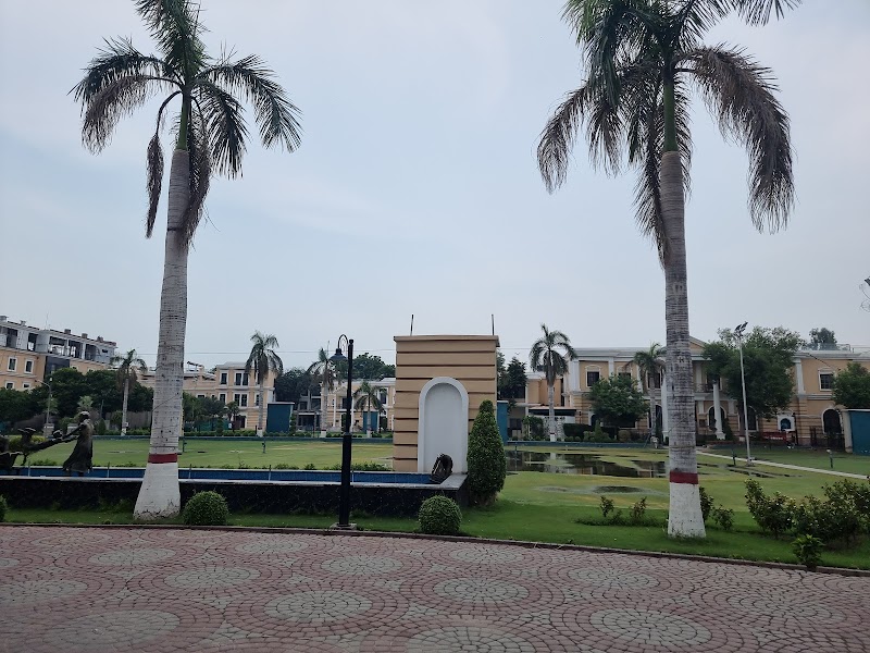 (The Chenab Club (G دی چناب کلب (جی) in Faisalabad, Punjab