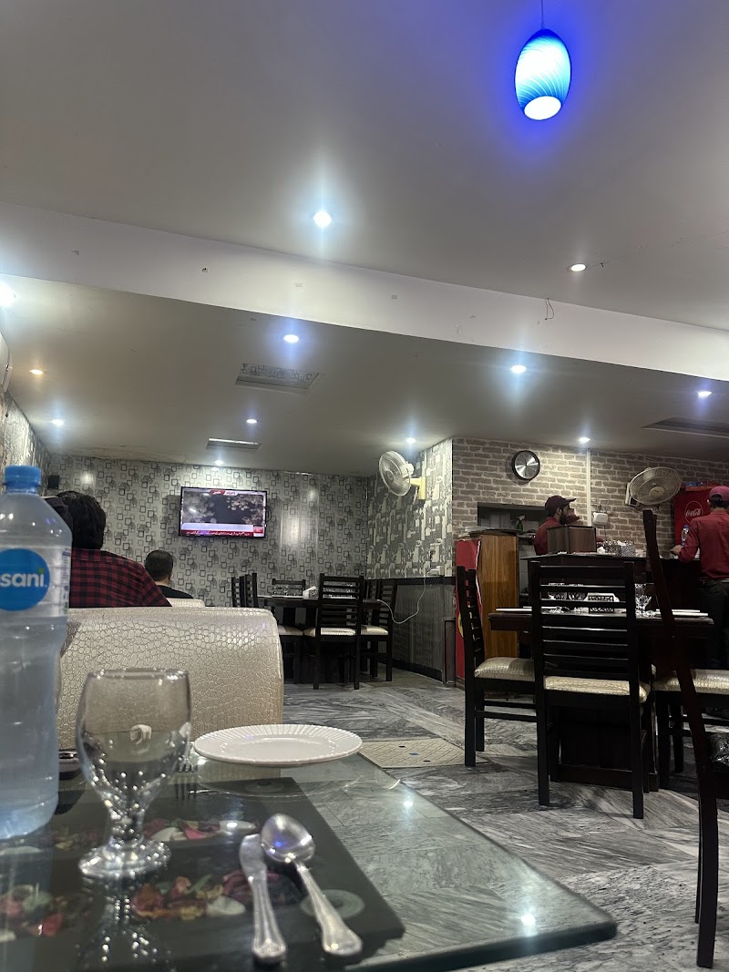 Karachi Hot N Spicy in Lahore, Punjab