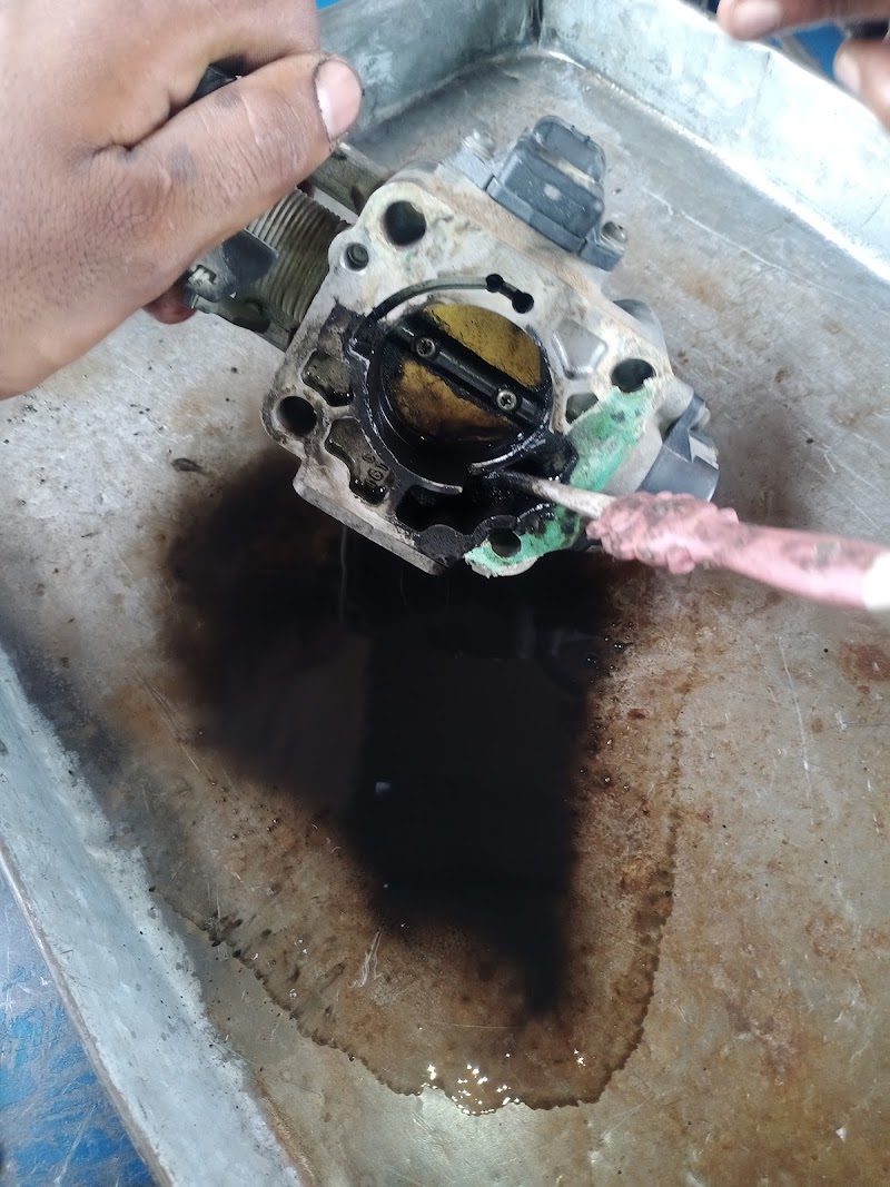 M.R motor workshop Sahiwal 🚗🚗🚕🚙🚑 in Sahiwal, Punjab