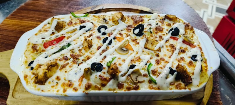 18 Hours Pizza & Cafe in Khanewal, Punjab