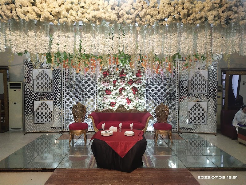Flame and Coal Hotel in Burewala, Punjab
