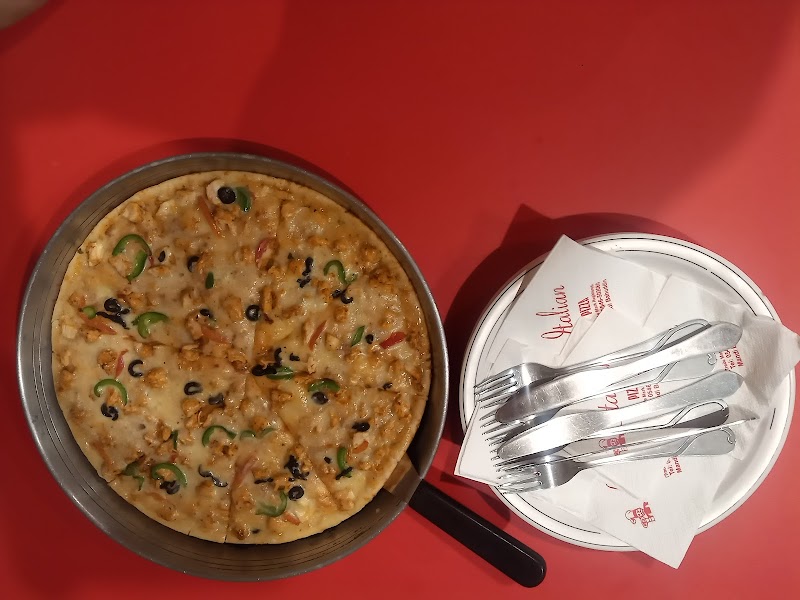 Italian Pizza in Mandi Bahauddin, Punjab