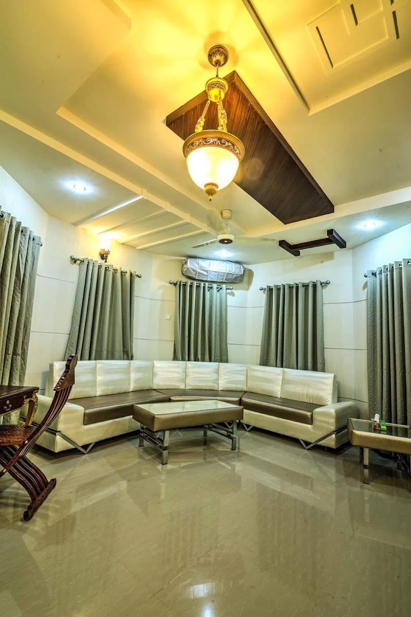 MIDWAY HOTEL & RESTAURANT in Sadiqabad, Punjab