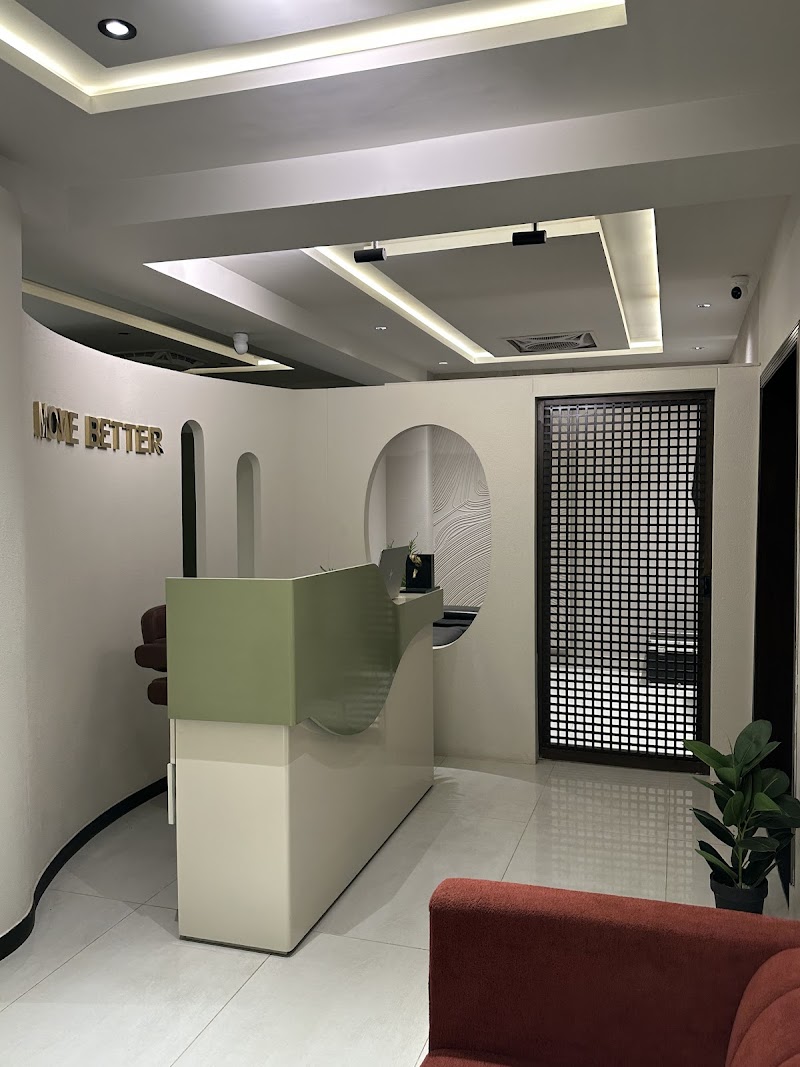 Move Better - Executive Clinics | Canal Road (Chiropractic, Osteopathy, Acupuncture, Physio, Laser Therapy & Pain Management) in Faisalabad, Punjab