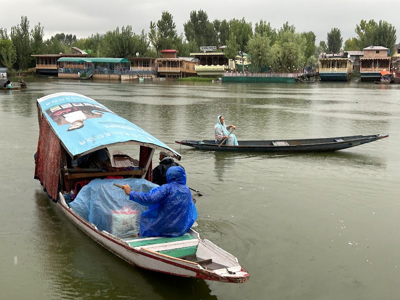 Lalarukh Group of Houseboats in Srinagar, Punjab